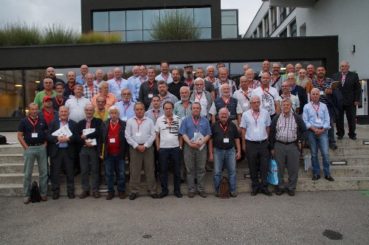 Gruppenfoto der Teilnehmer der EE-Preisrichtertagung der Sparte Tauben. Foto: Bauer